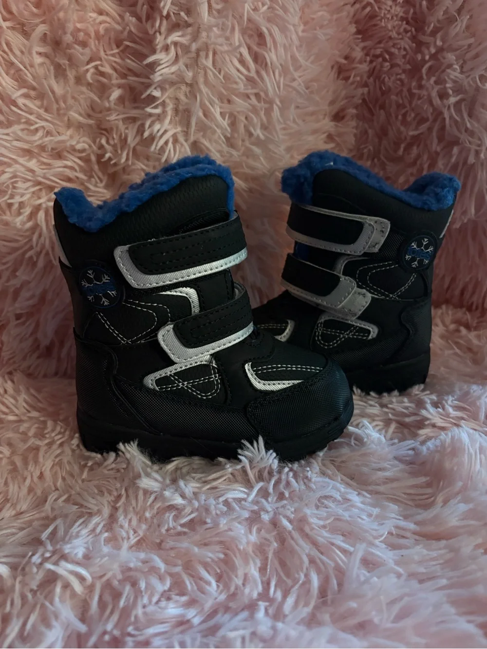 totes Kids Black Snow Boots with Blue Faux Fur